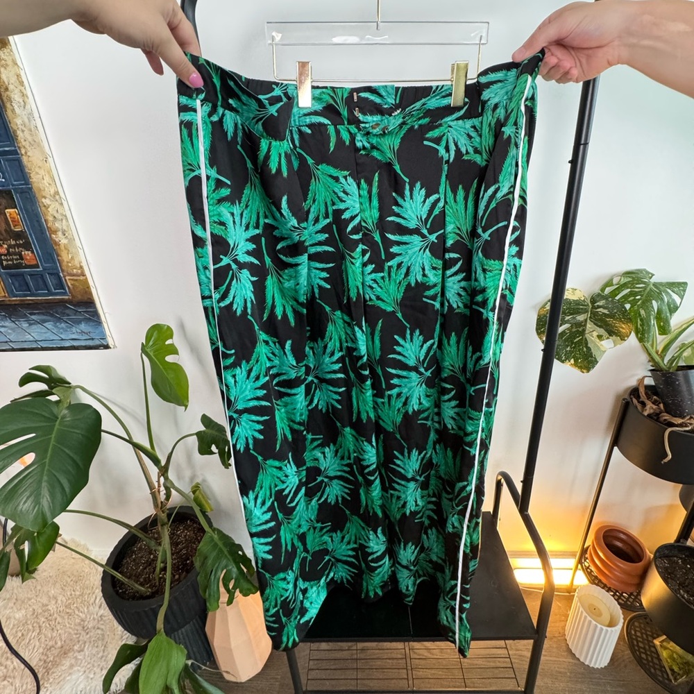 Tropical Green and Black Skirt